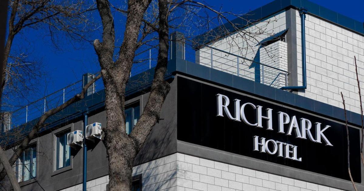 Rich Park Hotel Tashkent Exterior foto